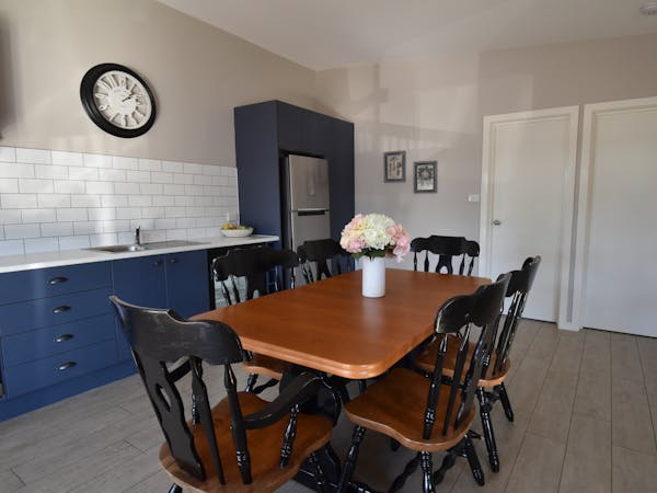 Luxury Poolside Unit 8 kitchen