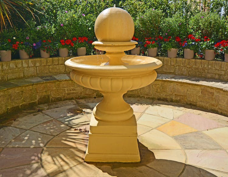 Haven Hall Hotel Ball Fountain in back patio