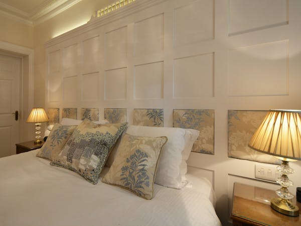 Haven Hall Hotel GS1 bed pillows
