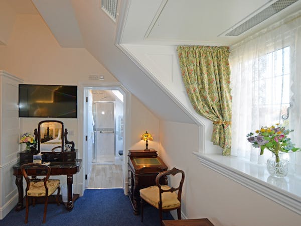 Haven Hall Hotel Bedroom 7 dressing table & Davenport desk