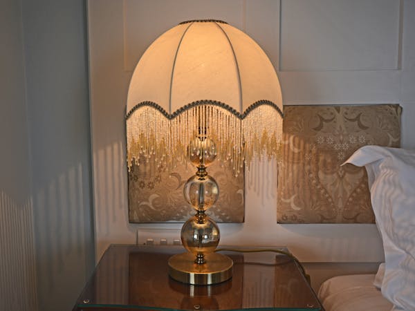 Haven Hall Hotel Bedroom 1 lamp