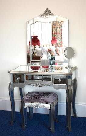 Haven Hall Hotel. Lewis Carroll bedroom dressing table