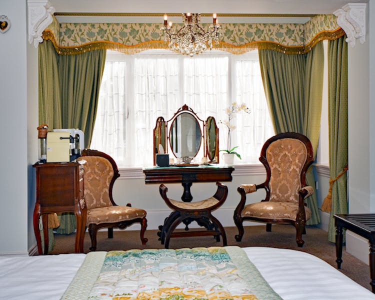 Haven Hall Hotel Bedroom 3 Bay Window Chairs