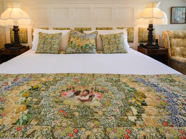 Haven Hall Charles Dickens Room 7 Quilt & Pillows