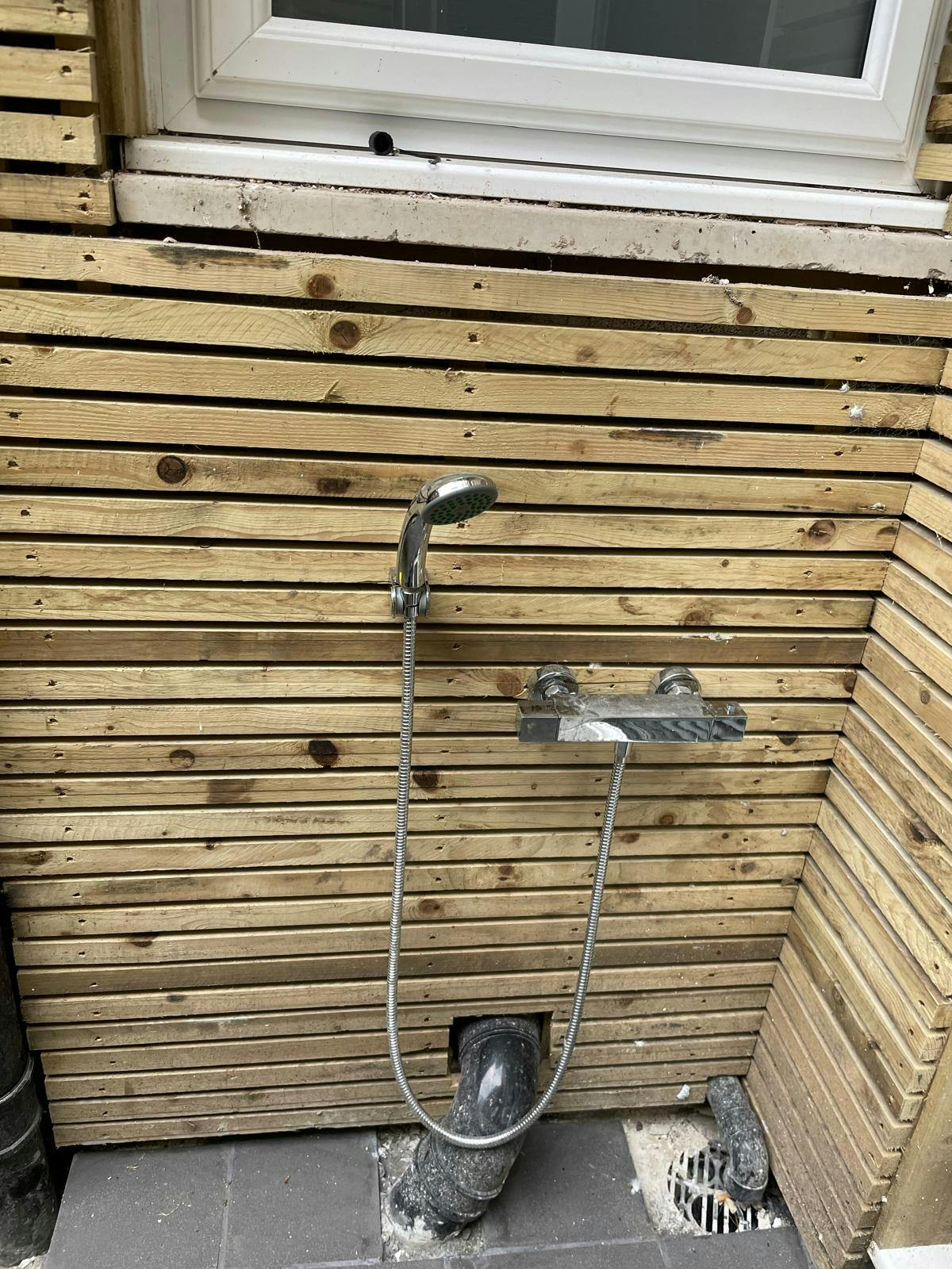 Apartment 1 Pet Shower