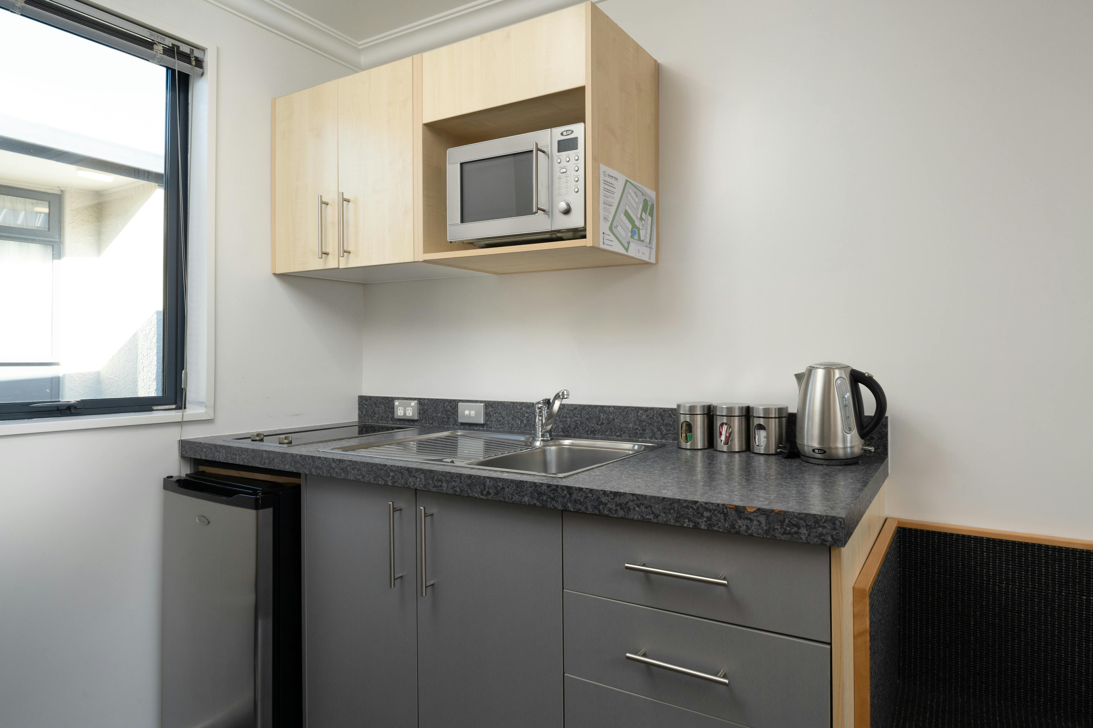 Executive Studio Kitchenette