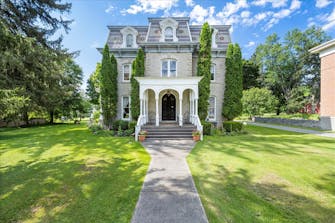Bed and Breakfast front view of Limestone Mansion