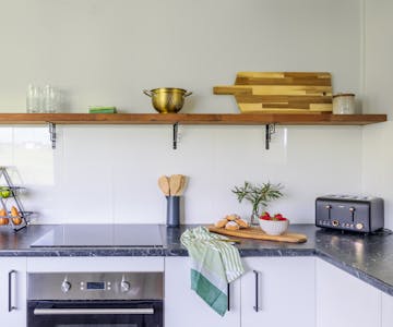 Family accommodation Sunshine Coast Seven Peaks Farm Stay