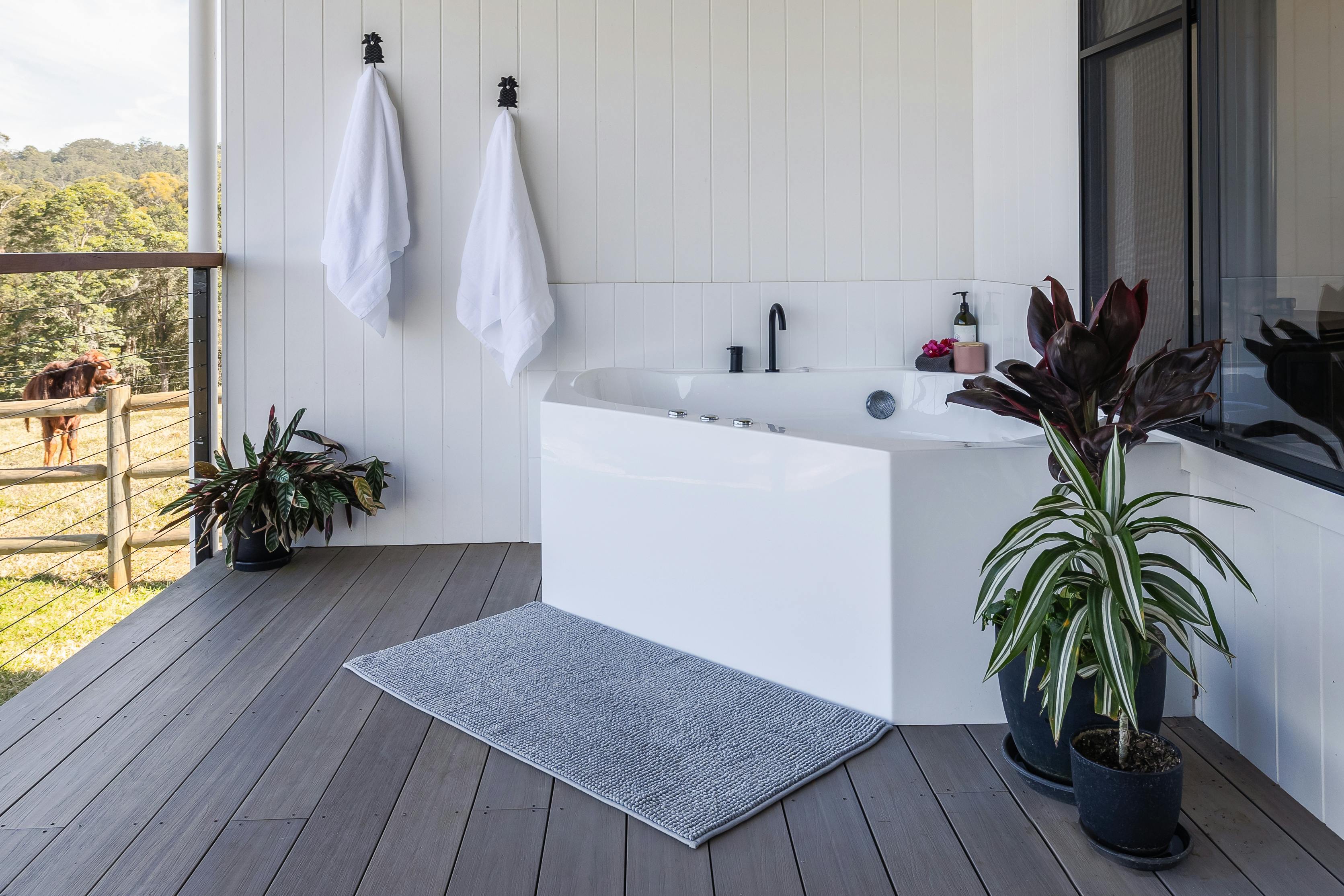 Honeymoon Spa Cabin Seven Peaks Retreat