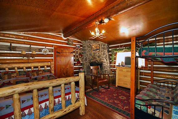 FORT WILDERNESS CABIN #4