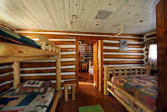 FORT WILDERNESS CABIN #4