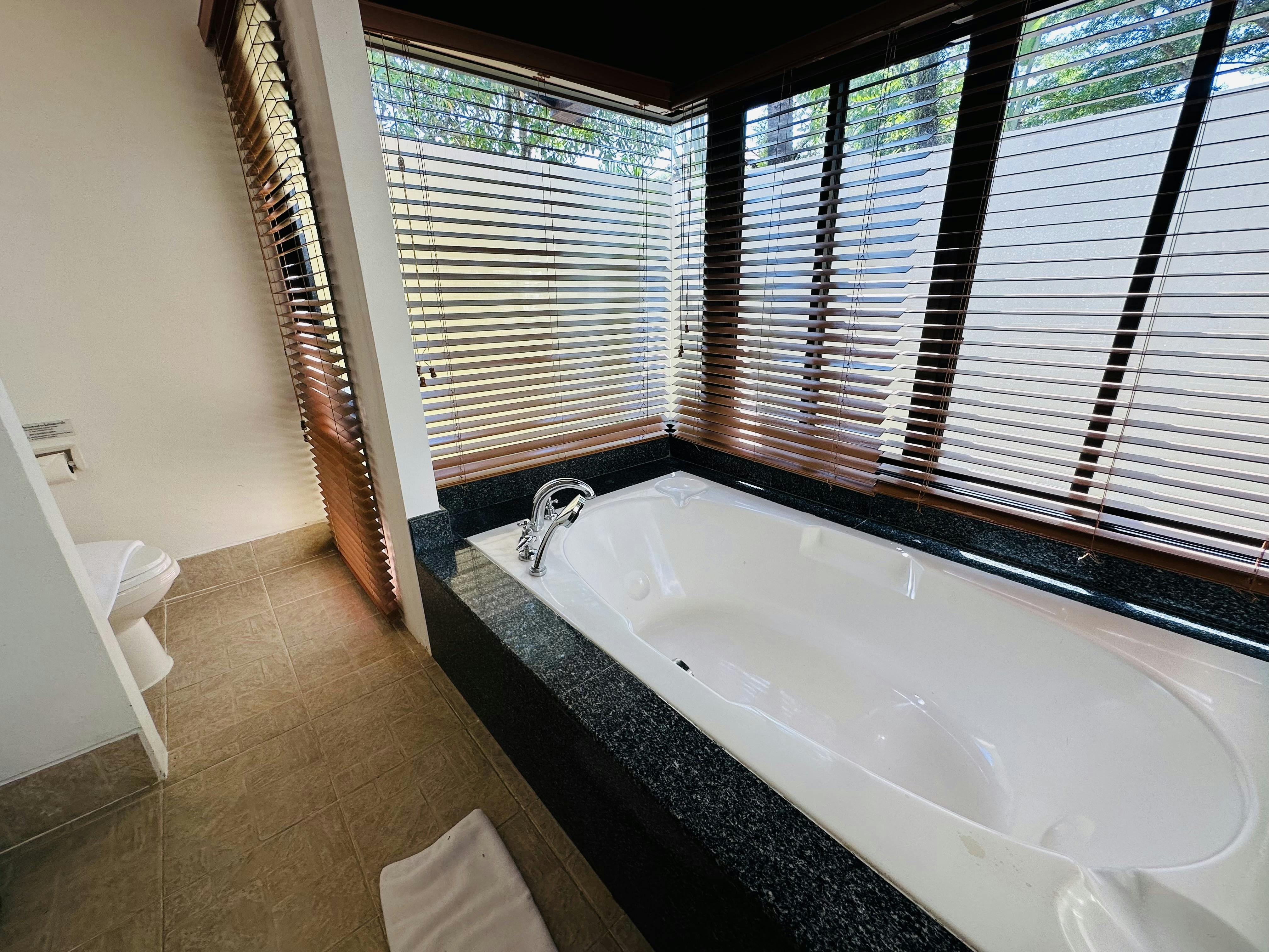Deluxe Bathroom