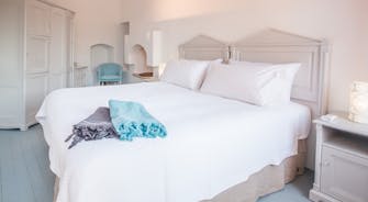 Nimos Room - The Old Markets