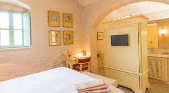 Alexandrian Room - The Old Markets