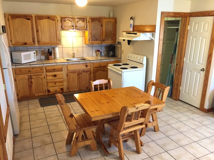 Home Baffin Bay Lodge