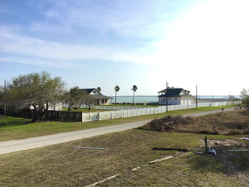 Home Baffin Bay Lodge