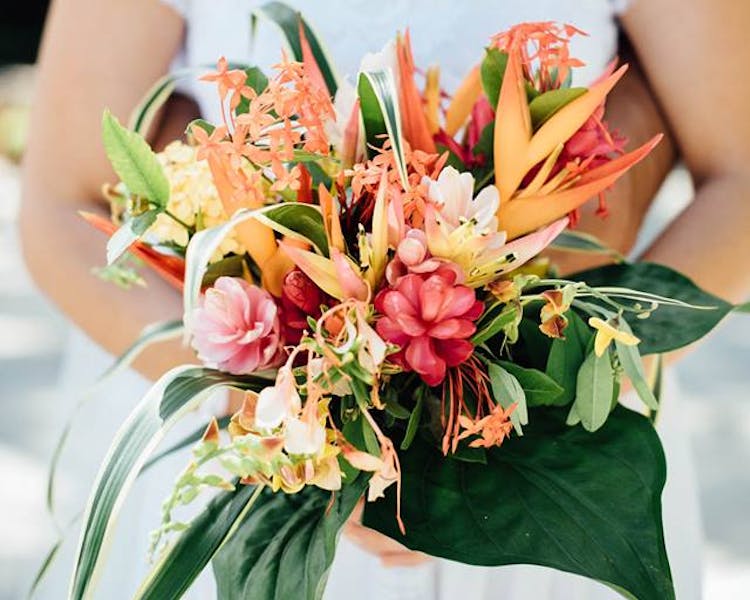#erakorbeachweddings #weddingceremonyonthebeachsouthpacific #Vanuatutropicalbeachweddings tropical bridal bouquet