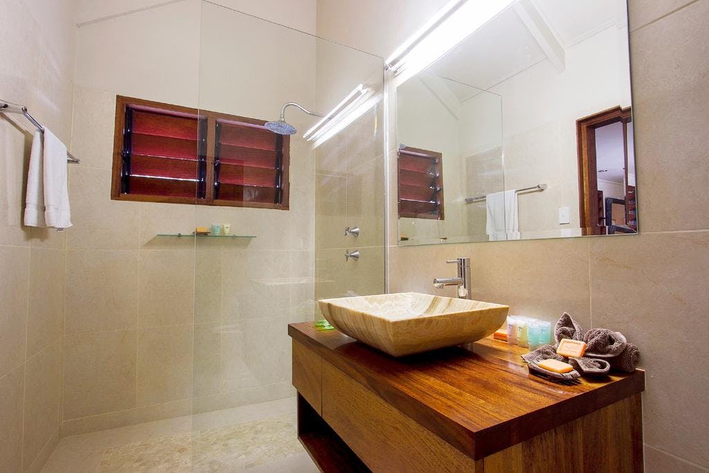 Lagoon Villa - Bathroom erakor island resort & spa #erakorislandresort #vanuatuholidays #tropicalisland