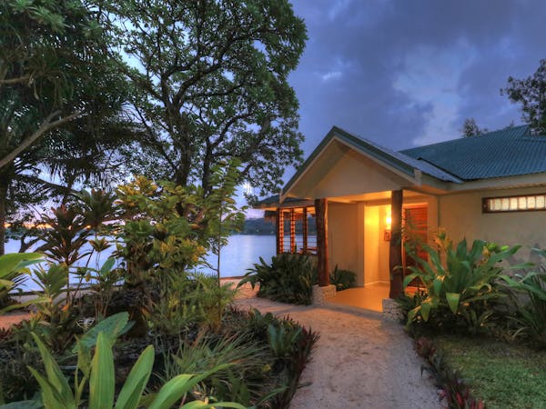 erakor island resort honeymoon pool villa #erakorislandresort #vanuatuholidays #tropicalislandholiday #Vanuatuaccommodation