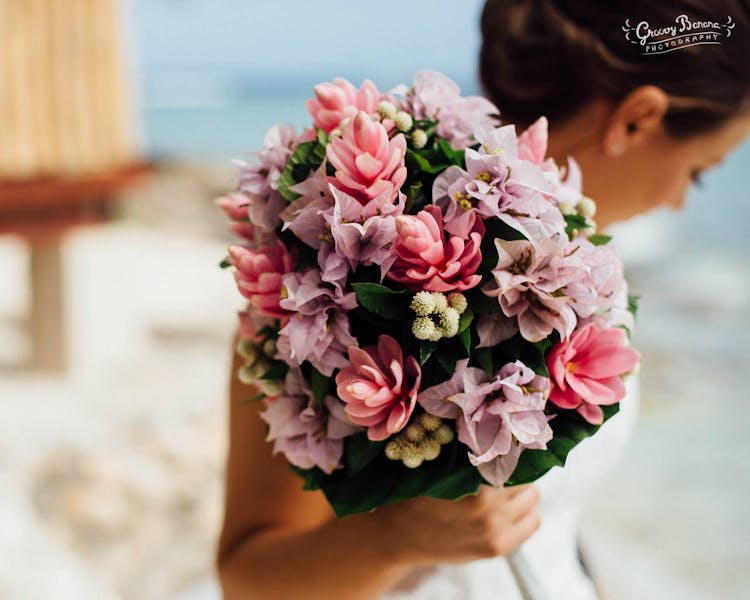 #erakorbeachweddings #weddingceremonyonthebeachsouthpacific #Vanuatutropicalbeachweddings pale pink bridal bouquet