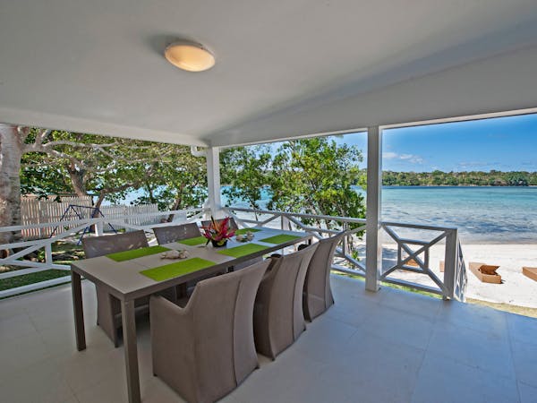 Aqua Blue Beach House - Dine by the water erakor island resort & spa #erakorislandresort #vanuatuholidays