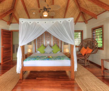 erakor island resort deluxe honeymoon pool villa master bed #erakorislandresort #tropicalislandholiday #Vanuatuaccommodation
