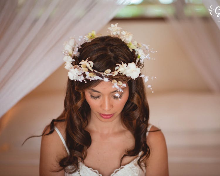Bridal Floral Crown #erakorbeachweddings #weddingceremonyonthebeachsouthpacific #Vanuatutropicalbeachweddings
