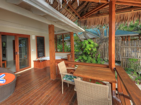 erakor island resort honeymoon pool villa #erakorislandresort #vanuatuholidays #tropicalislandholiday #Vanuatuaccommodation