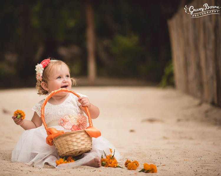 #erakorbeachweddings #weddingceremonyonthebeachsouthpacific #Vanuatutropicalbeachweddings flowergirl