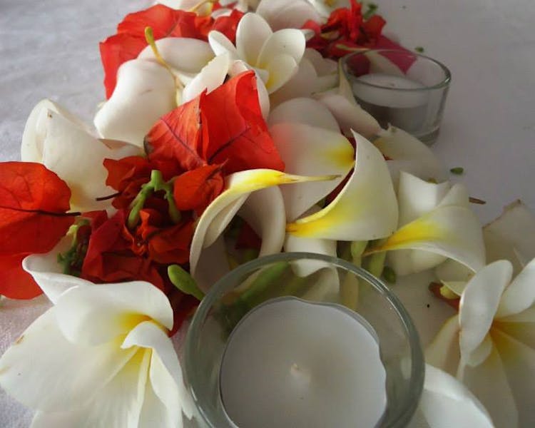 Wedding Reception Floral Decor #erakorbeachweddings #weddingreceptionthebeachsouthpacific #Vanuatutropicalbeachweddings