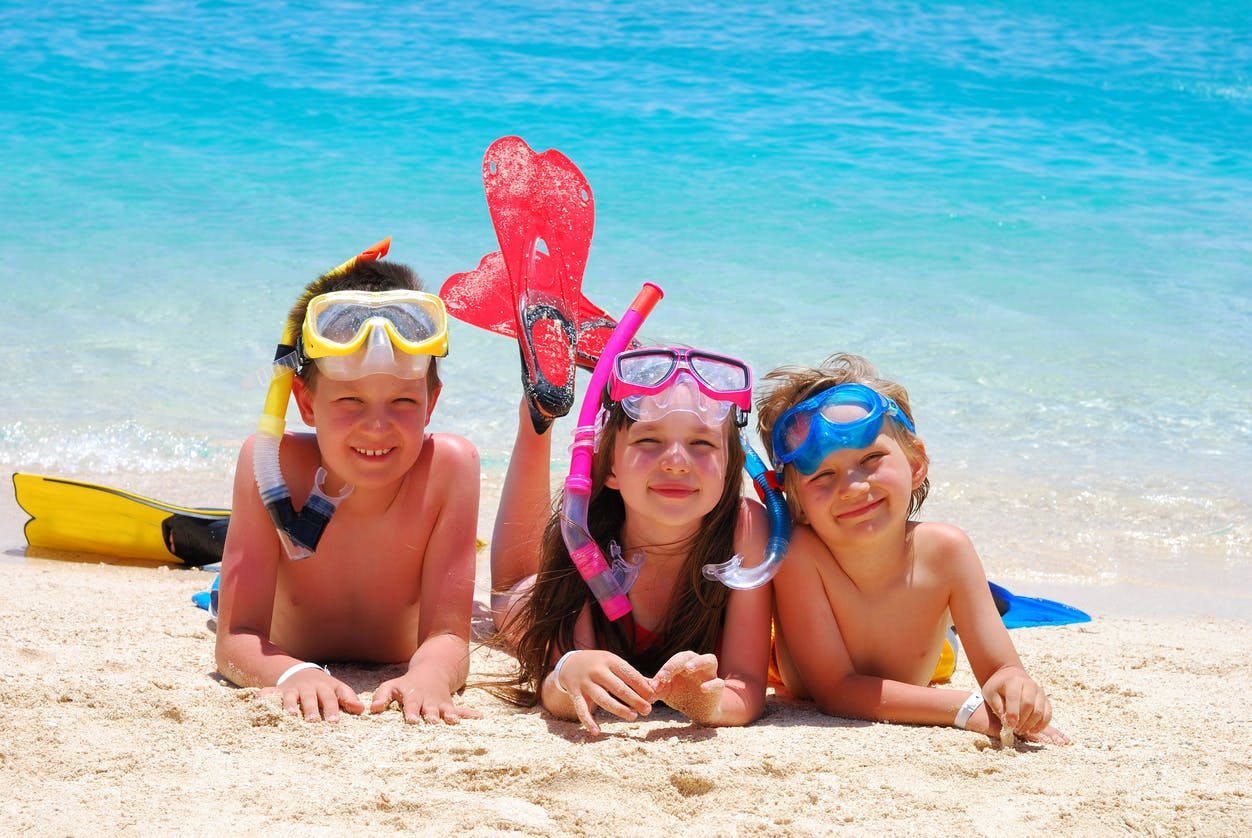 kids snorkelling on the beach kids club on erakor island