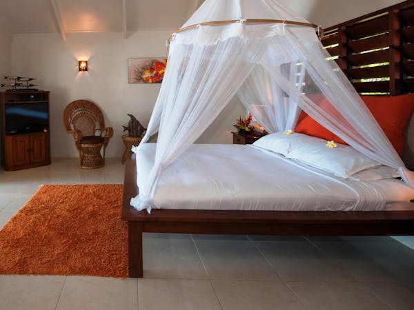 Beachfront Deluxe Spa Villa king bed erakor island resort & spa #erakorislandresort #vanuatuholidays #tropicalislandholiday