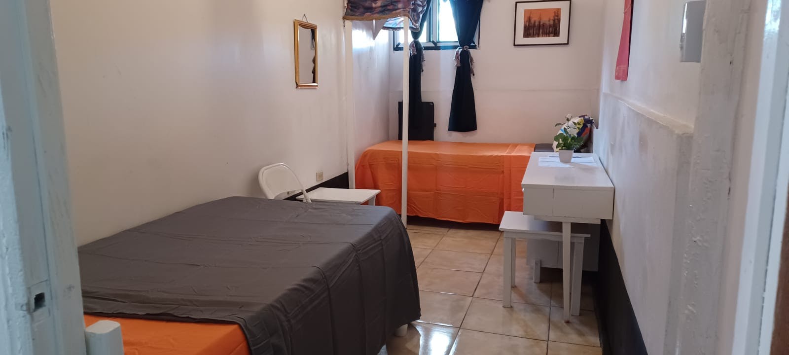 Room 3 Standard Twin Room with shared Bathroom