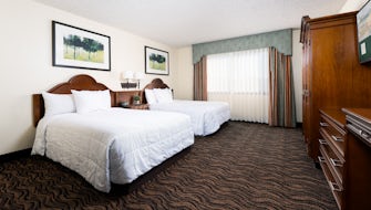2 Full Size Beds•Two Room Suite•Free Breakfast•440ft²
