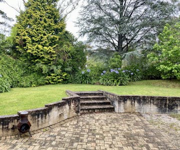 DenFenella Lodge backyard