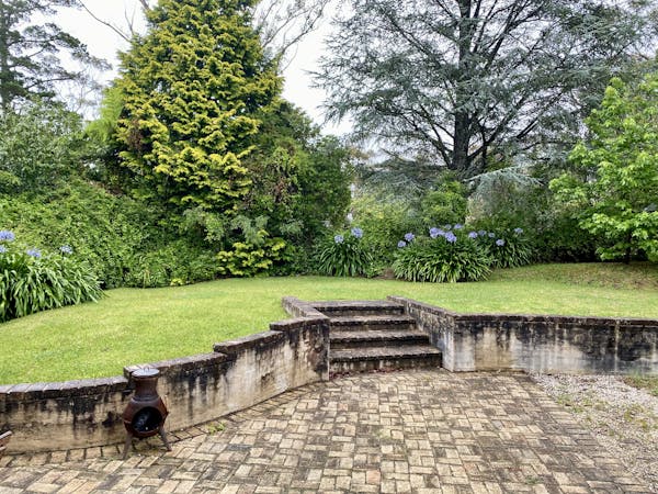 DenFenella Lodge backyard