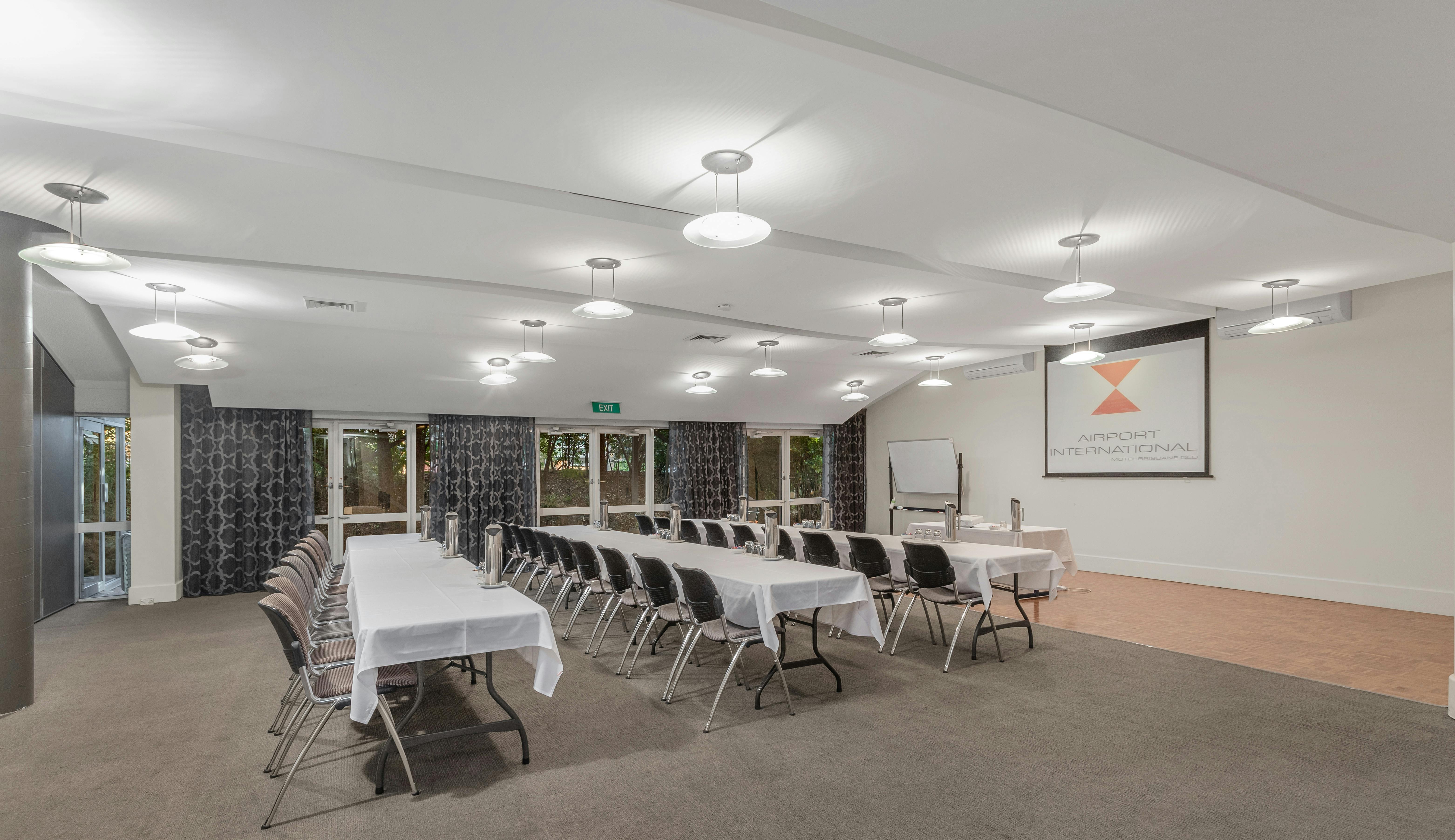 Free parking and WIFI, conference room available for up to 60 delegates