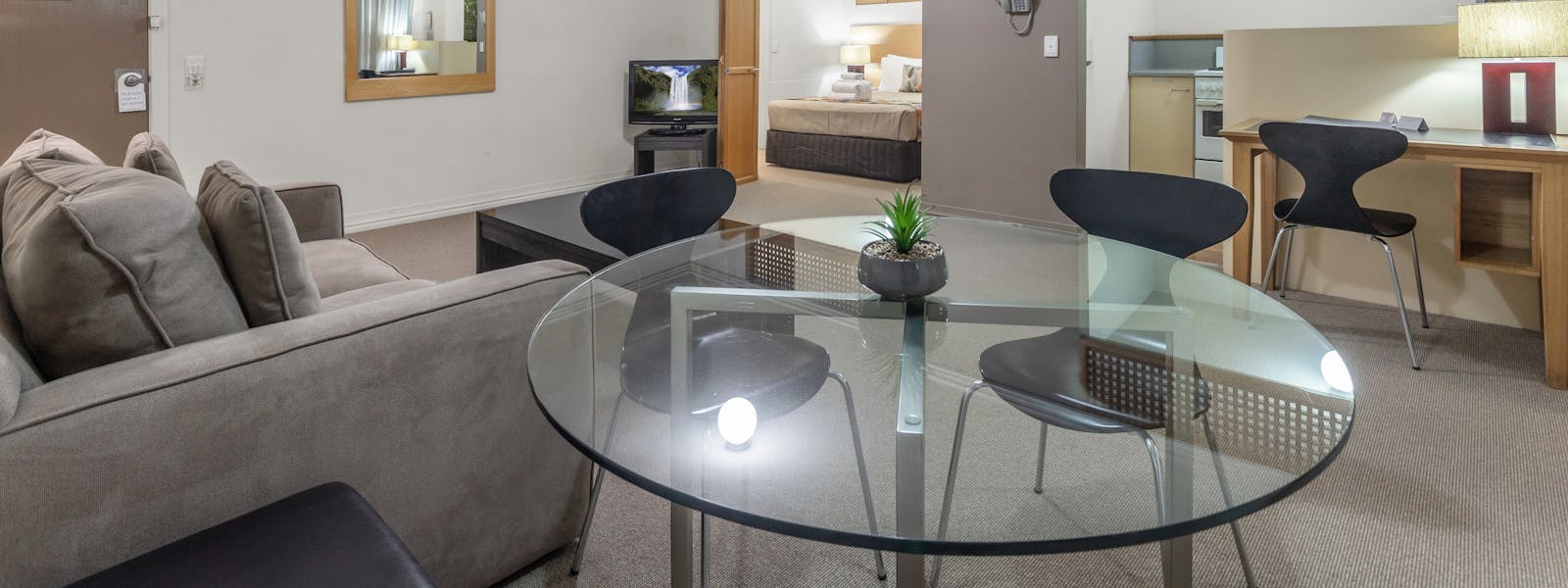 One bedroom apartment near Brisbane Airport and city, weekly rates available