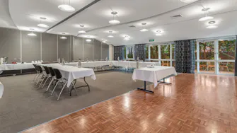 Conference room suitable for large groups in Brisbane