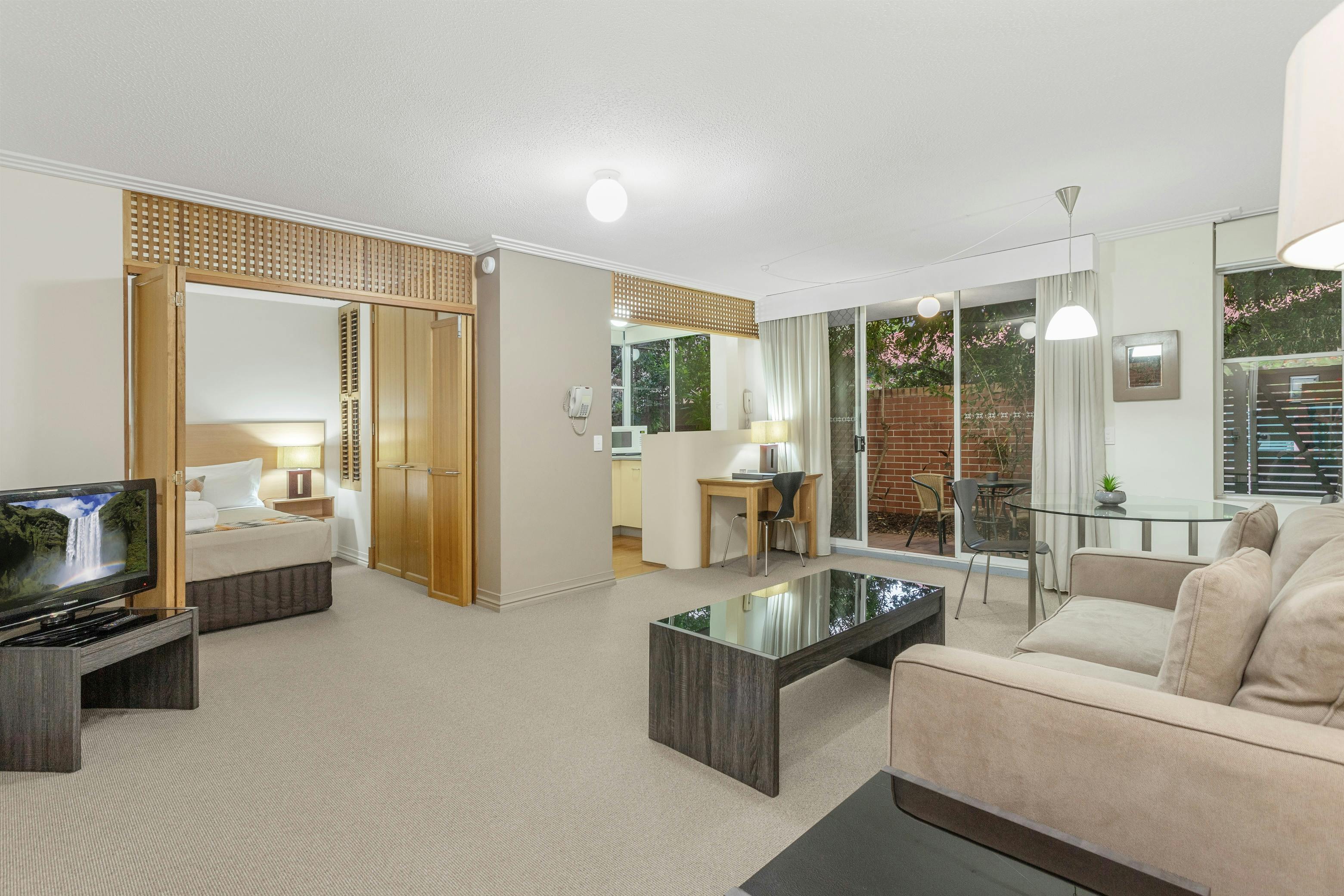 One bedroom apartment near Brisbane Airport and city, weekly rates available