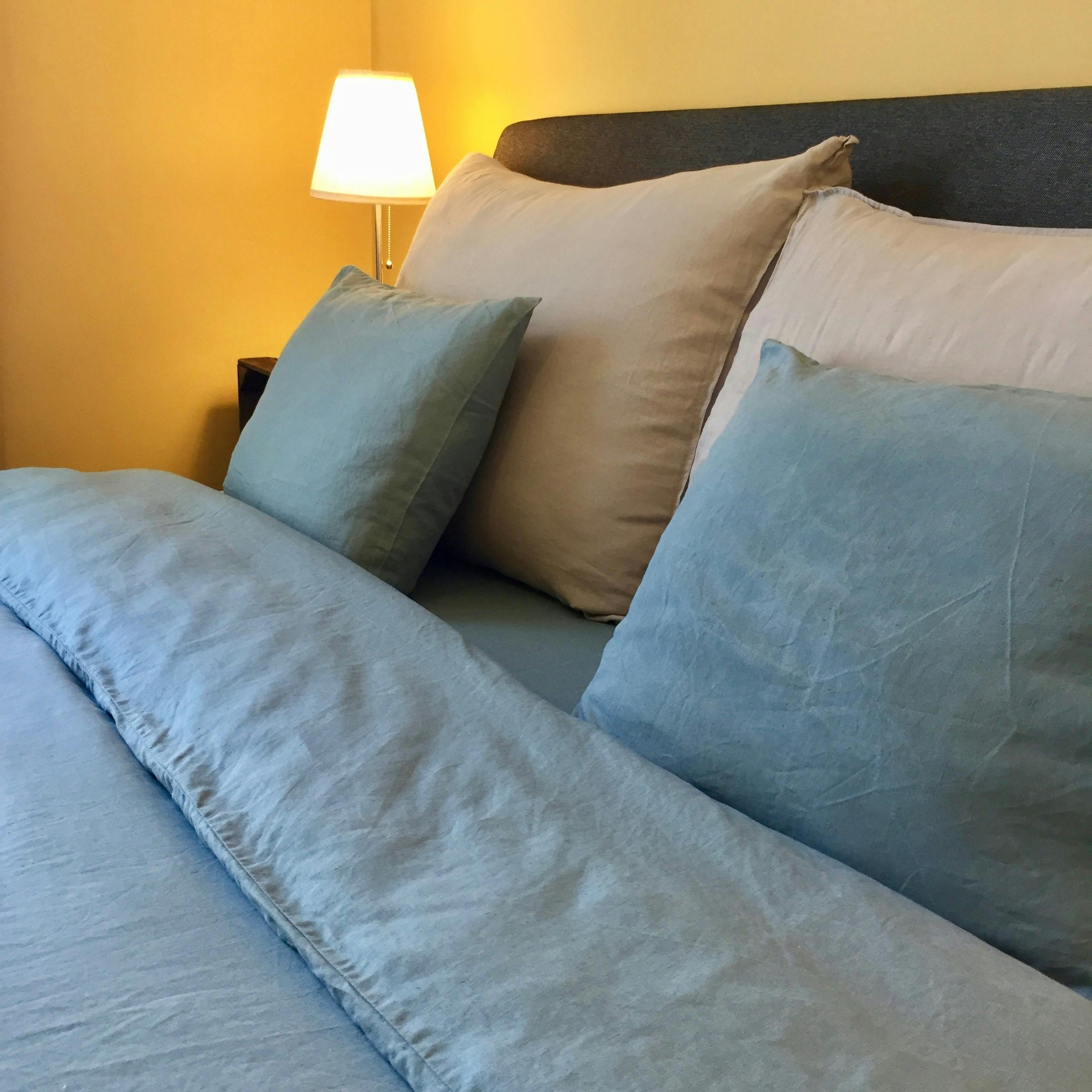 saffron room at three pheasants linen bed sheets