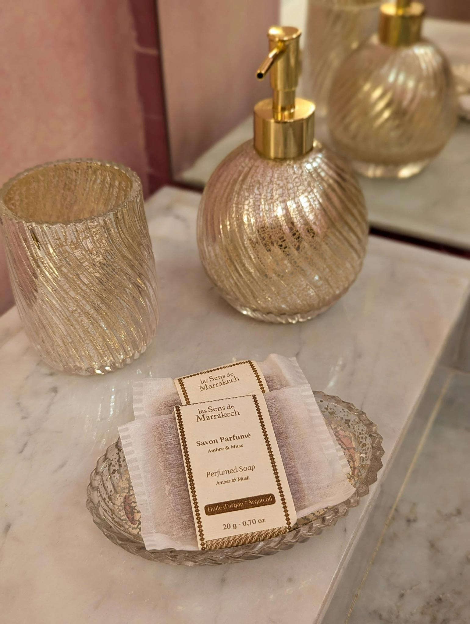 Salle de bain 2 partagée des chambres HENINA et GHAZALA