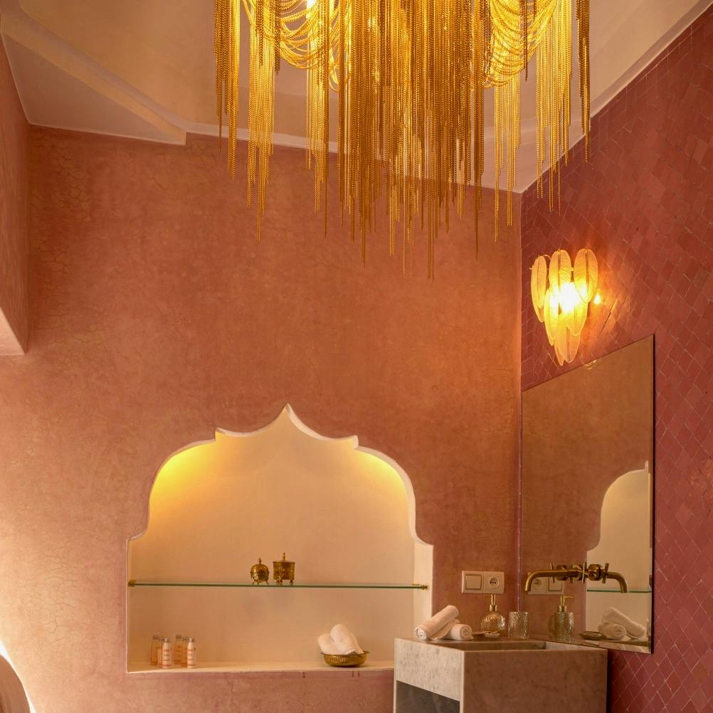 Salle de bain 2 partagée des chambres HENINA et GHAZALA