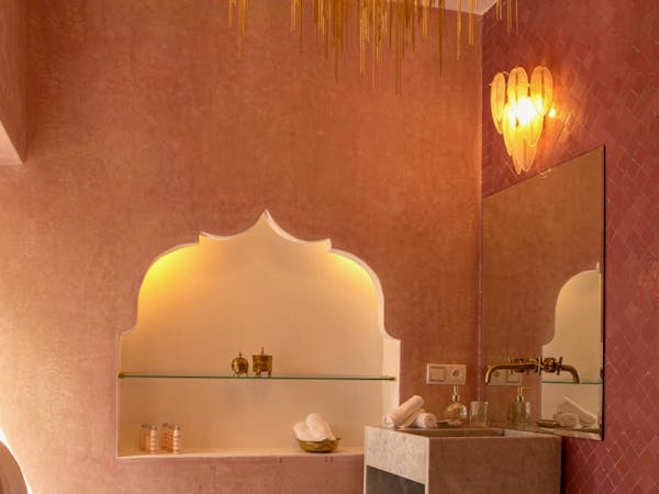 Salle de bain 2 partagée des chambres HENINA et GHAZALA