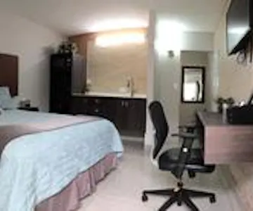 Studio 2 Bed Area