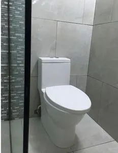 Studio 1 Bathroom