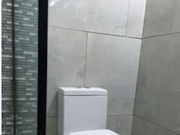 Studio 1 Bathroom
