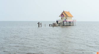 วัดกลางน้ำ