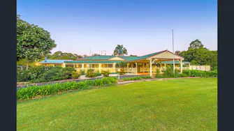 Bonville Lodge Front Yard