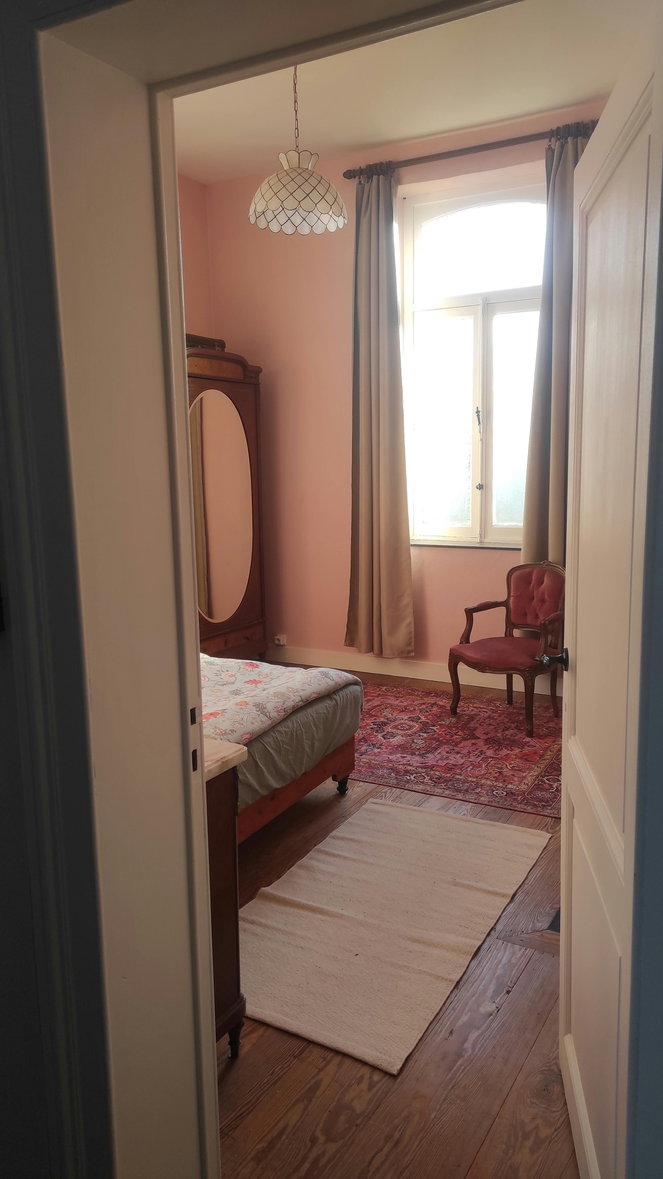 Cozy and charming room for cyclists and hikers at La Maison Vienvenue, featuring cycling-themed decoration, accommodating 4 p